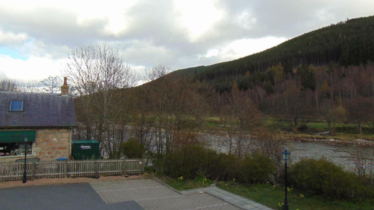 Montclaire Apartment Ballater Exterior foto